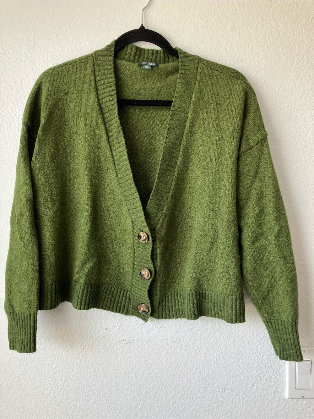 Target wild fable Olive Green Button-Front V-Neck Cropped Cardigan Sweater Med